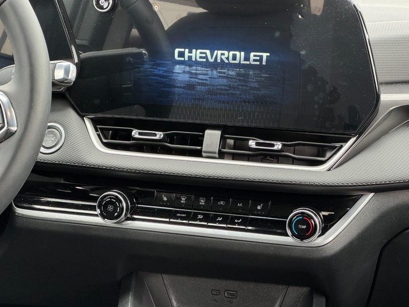 Chevrolet Equinox Vehicle Image 08