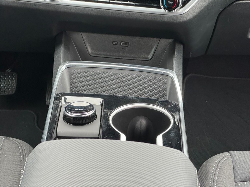 Chevrolet Equinox Vehicle Image 09