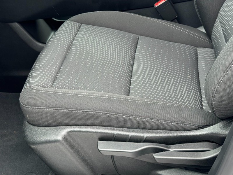 Chevrolet Equinox Vehicle Image 11