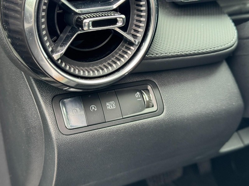 Chevrolet Equinox Vehicle Image 12