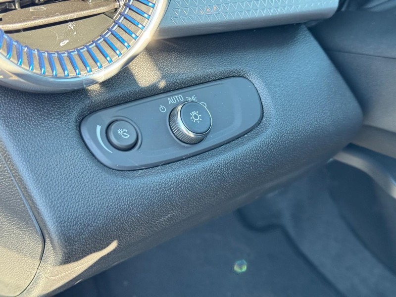 Chevrolet Trax Vehicle Image 12