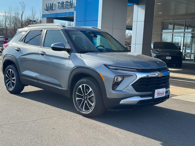 Chevrolet TrailBlazer Vehicle Image 02