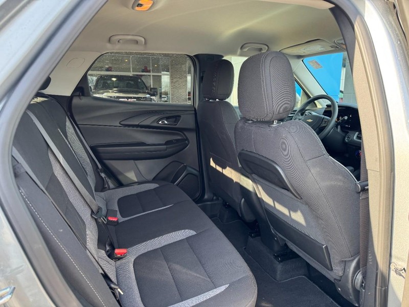 Chevrolet TrailBlazer Vehicle Image 05