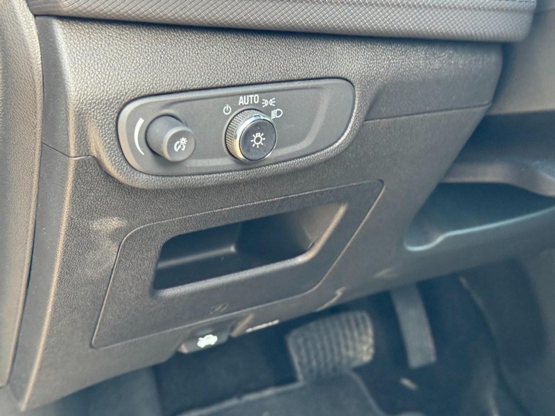 Chevrolet TrailBlazer Vehicle Image 12