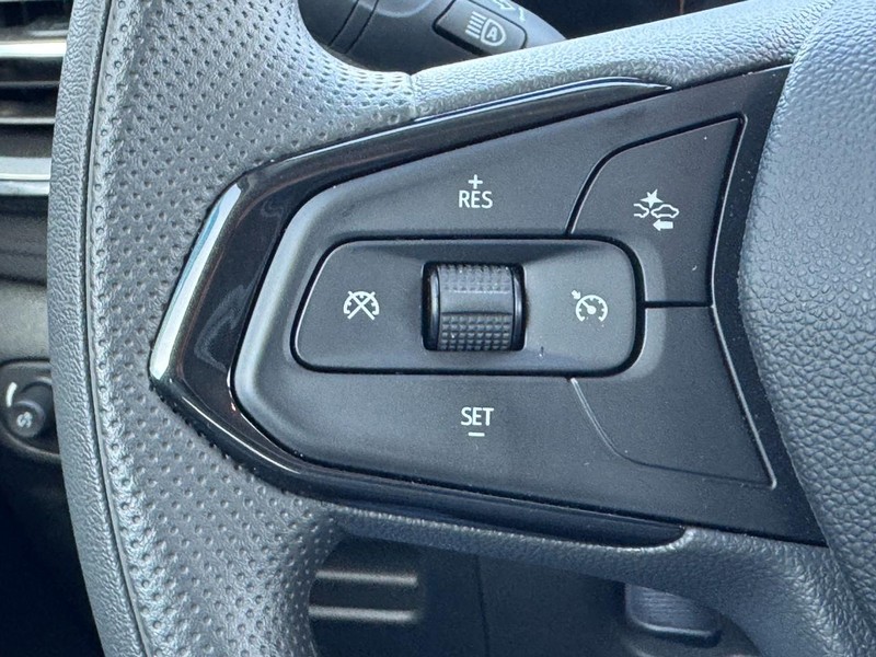 Chevrolet TrailBlazer Vehicle Image 13