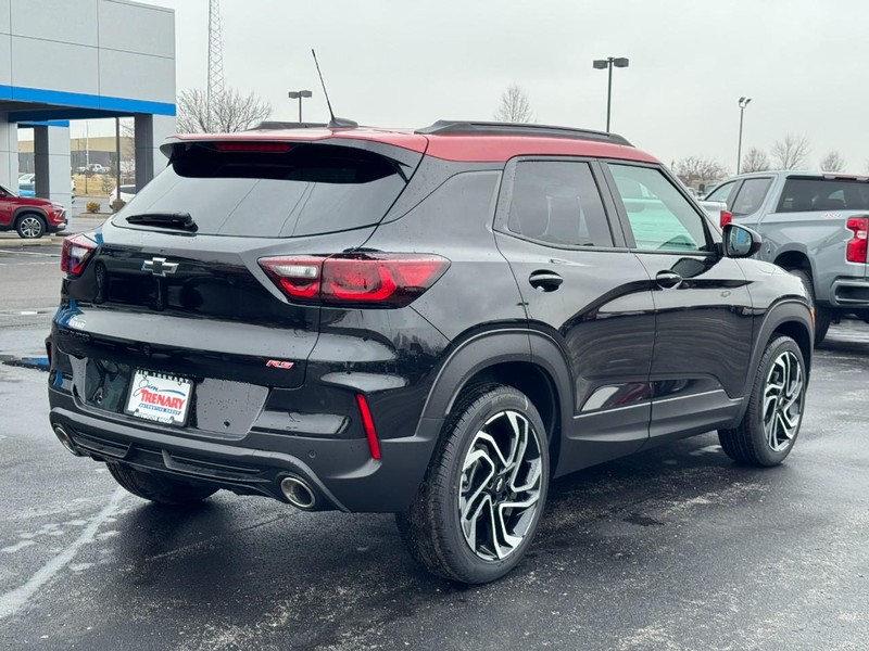 Chevrolet TrailBlazer Vehicle Image 03