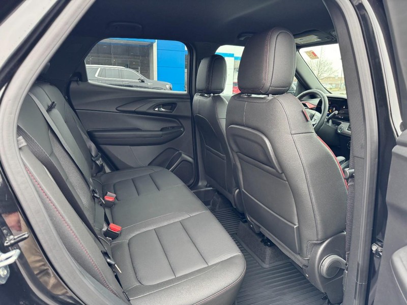 Chevrolet TrailBlazer Vehicle Image 05