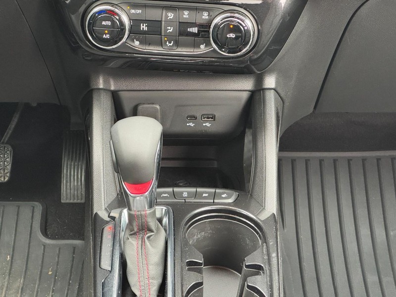 Chevrolet TrailBlazer Vehicle Image 09