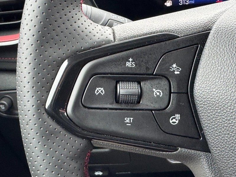 Chevrolet TrailBlazer Vehicle Image 12