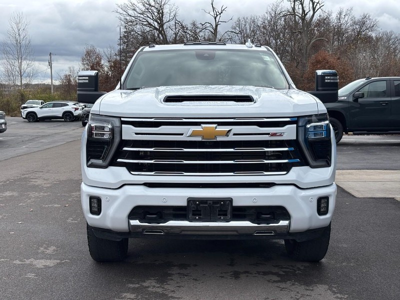 Chevrolet Silverado 2500HD Vehicle Image 09