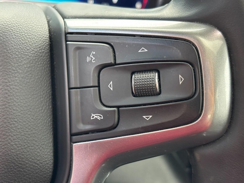 Chevrolet Silverado 2500HD Vehicle Image 18