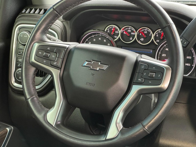 Chevrolet Silverado 1500 LTD Vehicle Image 12