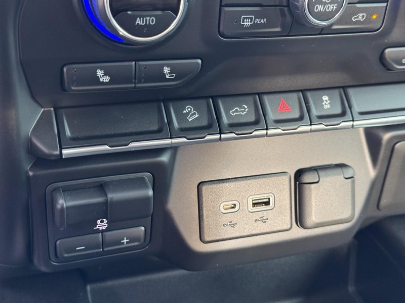 Chevrolet Silverado 1500 LTD Vehicle Image 22