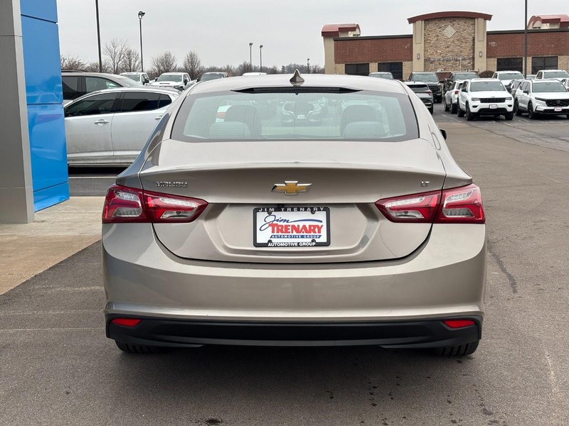 Chevrolet Malibu Vehicle Image 04