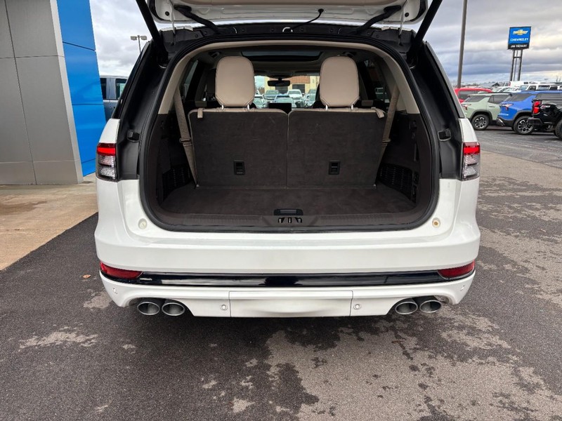 Lincoln Aviator Vehicle Image 04