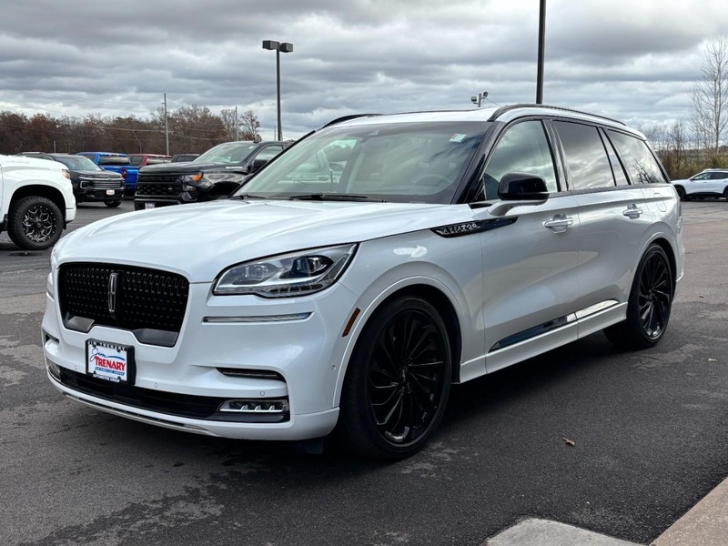 Lincoln Aviator Vehicle Image 08