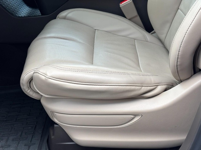 Lincoln Aviator Vehicle Image 27