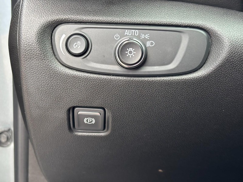 Chevrolet Blazer Vehicle Image 16