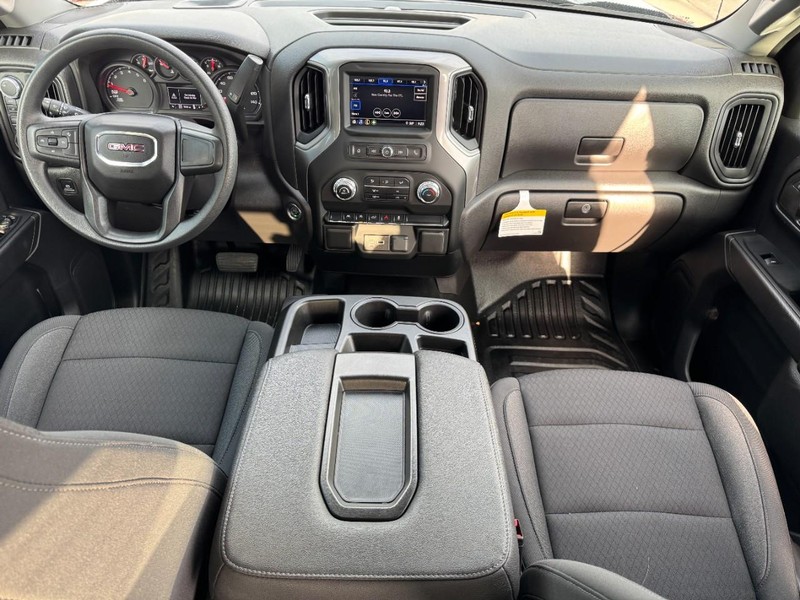 GMC Sierra 1500 Vehicle Image 11