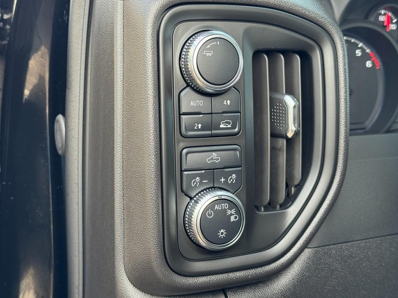 GMC Sierra 1500 Vehicle Image 17