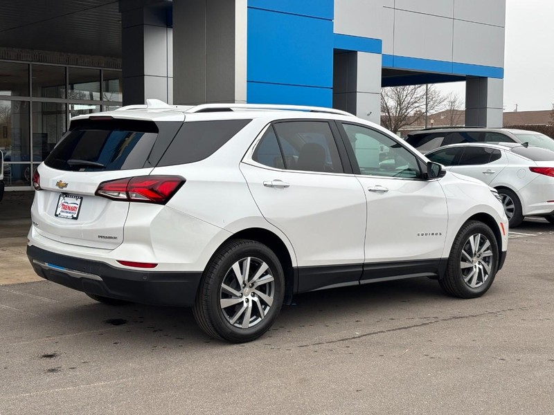 Chevrolet Equinox Vehicle Image 03