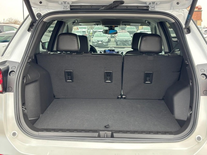 Chevrolet Equinox Vehicle Image 05