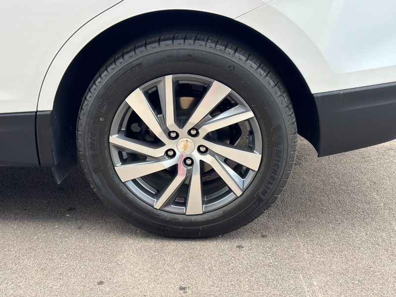 Chevrolet Equinox Vehicle Image 07