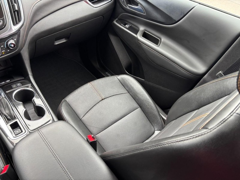 Chevrolet Equinox Vehicle Image 14