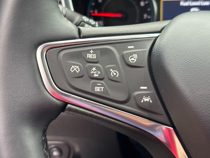 Chevrolet Equinox Vehicle Image 16