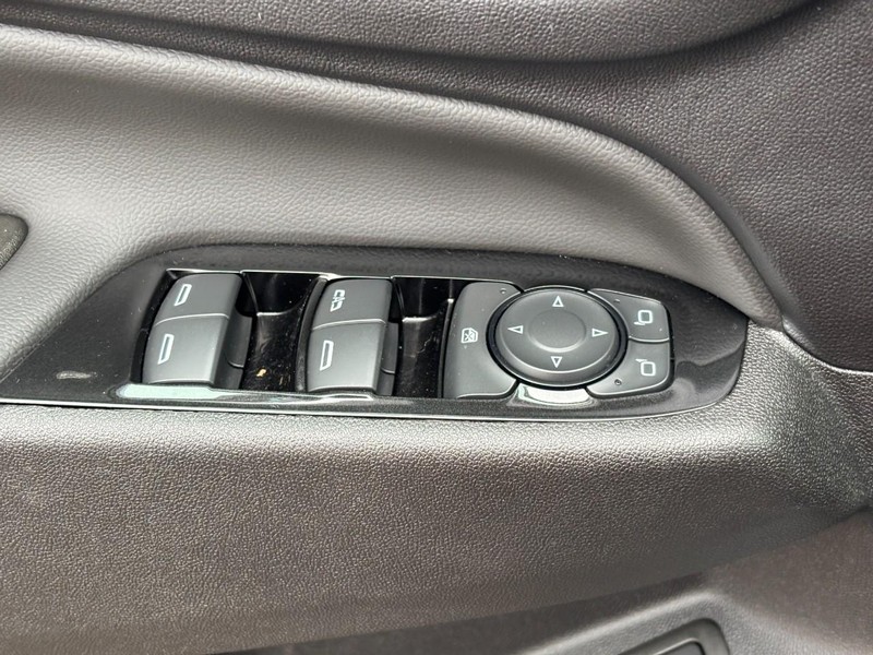 Chevrolet Equinox Vehicle Image 22