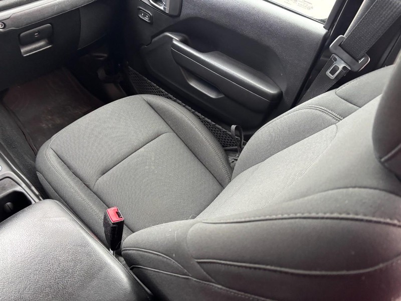 Jeep Gladiator Vehicle Image 14