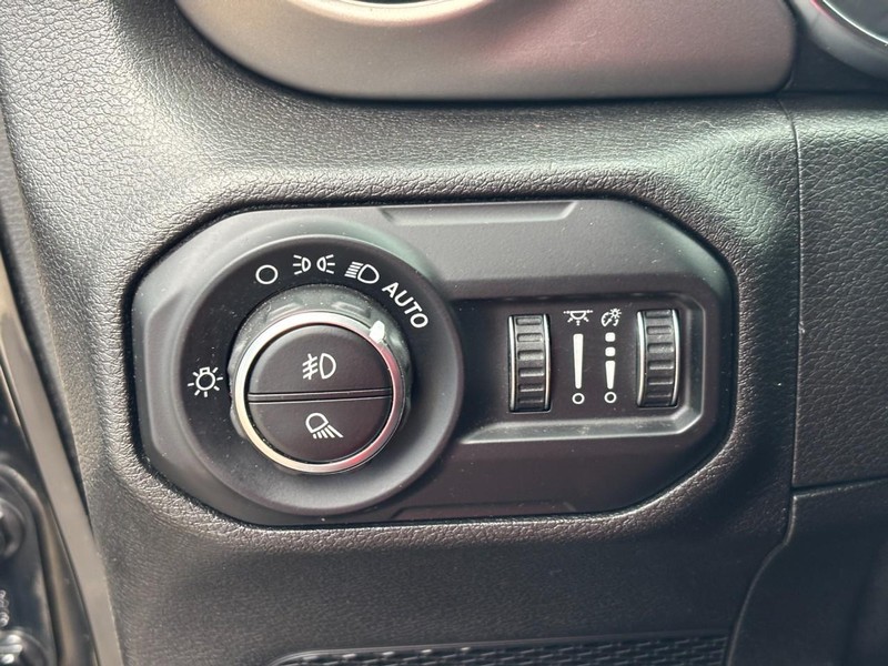 Jeep Gladiator Vehicle Image 15