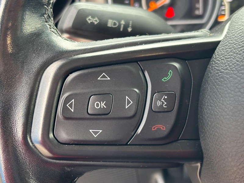 Jeep Gladiator Vehicle Image 16