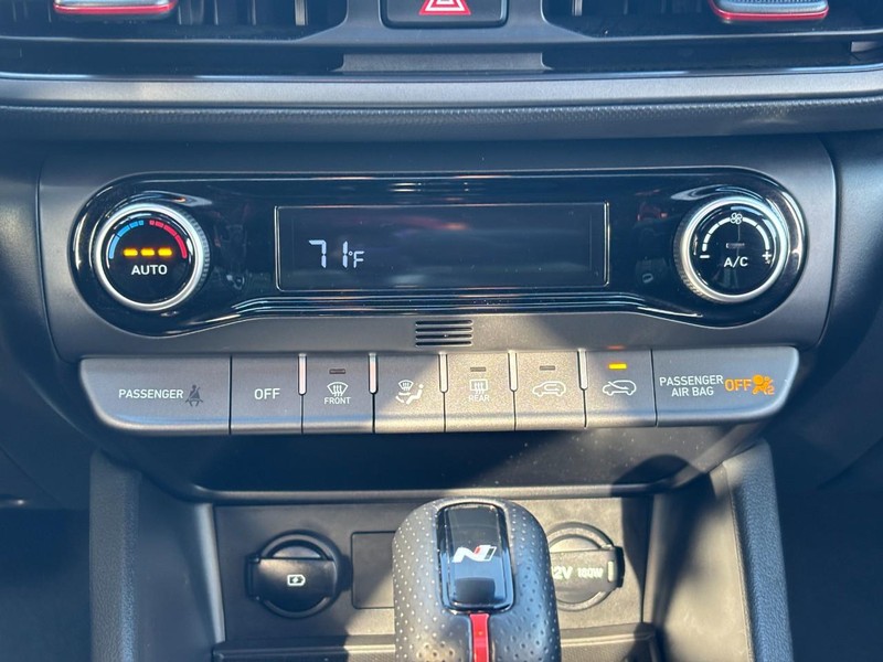 Hyundai Kona Vehicle Image 14