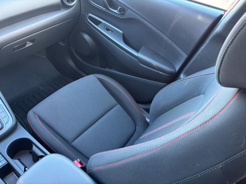 Hyundai Kona Vehicle Image 15