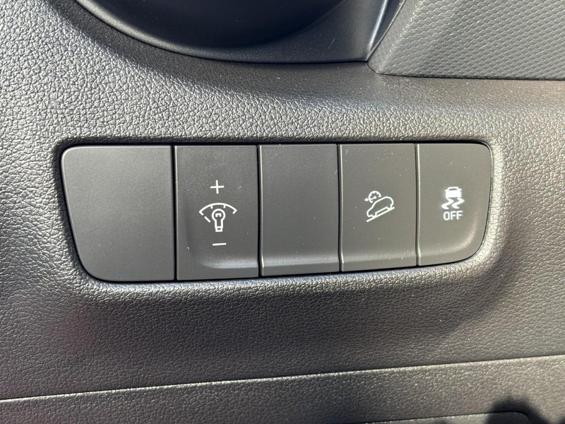 Hyundai Kona Vehicle Image 16