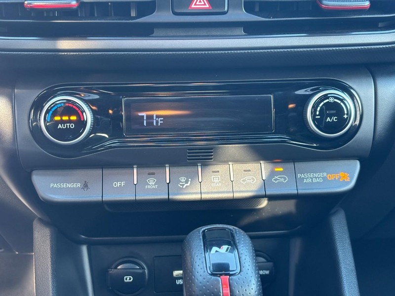 Hyundai Kona Vehicle Image 23