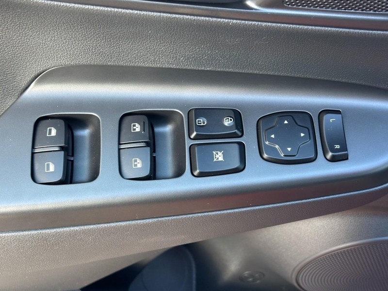 Hyundai Kona Vehicle Image 24