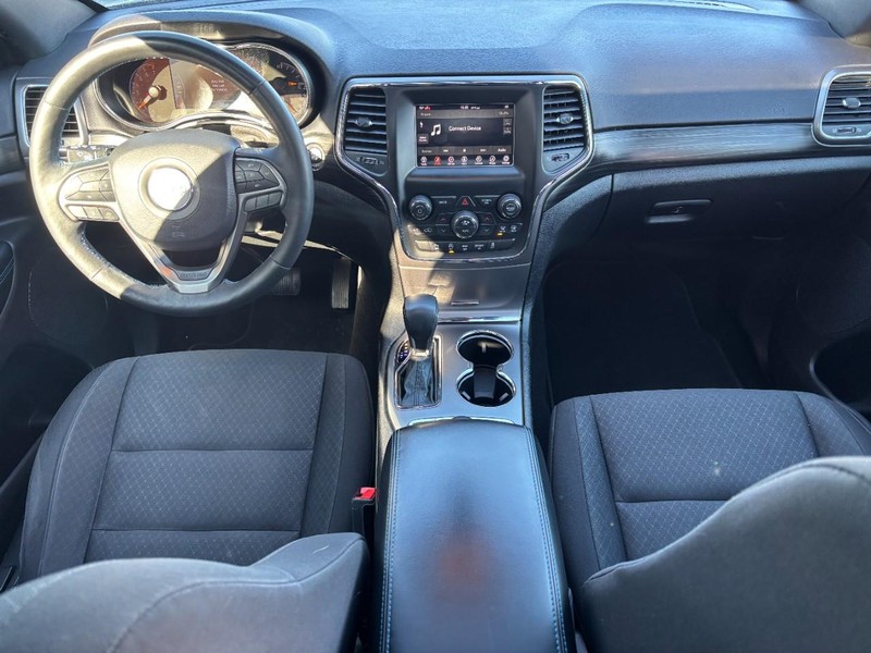 Jeep Grand Cherokee Vehicle Image 11