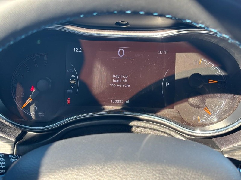 Jeep Grand Cherokee Vehicle Image 19