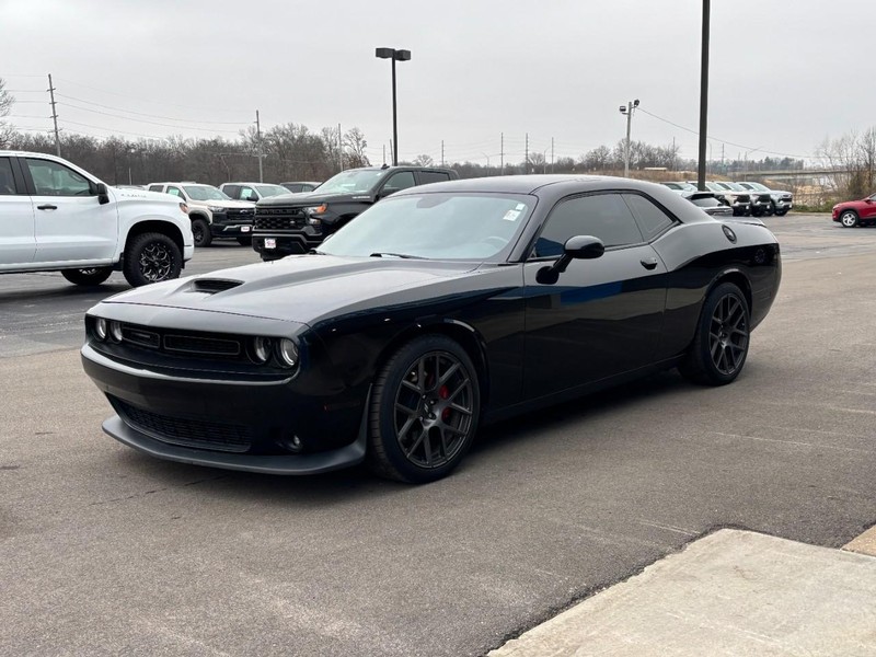 Dodge Challenger Vehicle Image 08