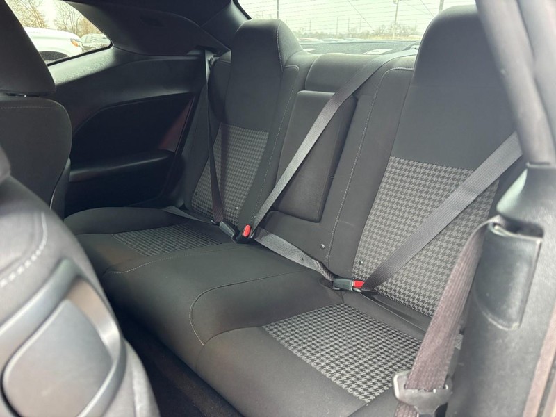 Dodge Challenger Vehicle Image 10