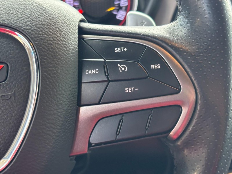 Dodge Challenger Vehicle Image 14