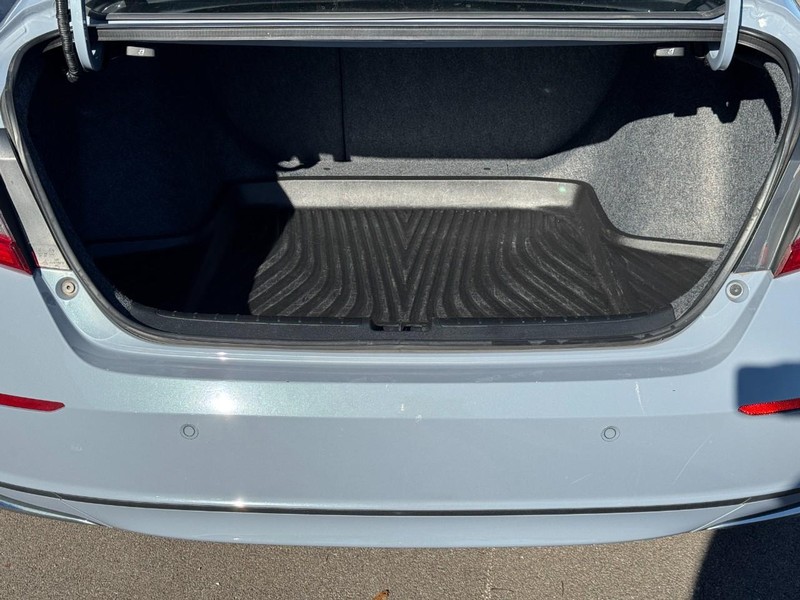 Honda Accord Hybrid Vehicle Image 04