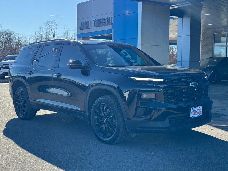 Chevrolet Traverse Vehicle Image 02