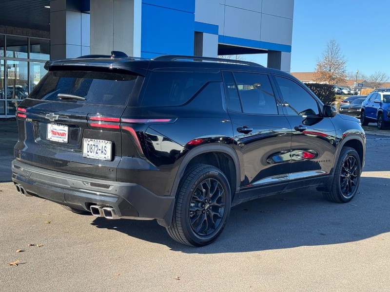 Chevrolet Traverse Vehicle Image 03