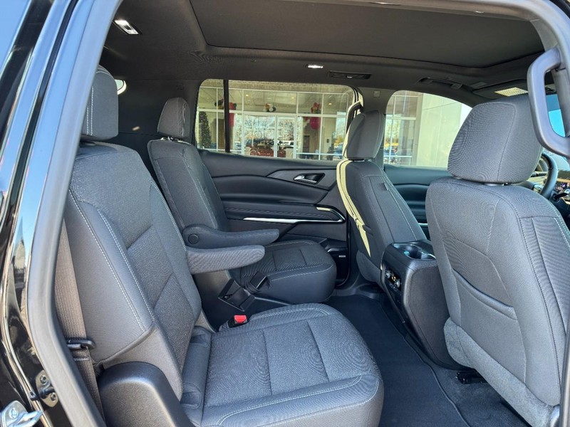 Chevrolet Traverse Vehicle Image 08