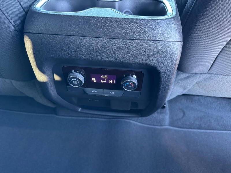 Chevrolet Traverse Vehicle Image 15