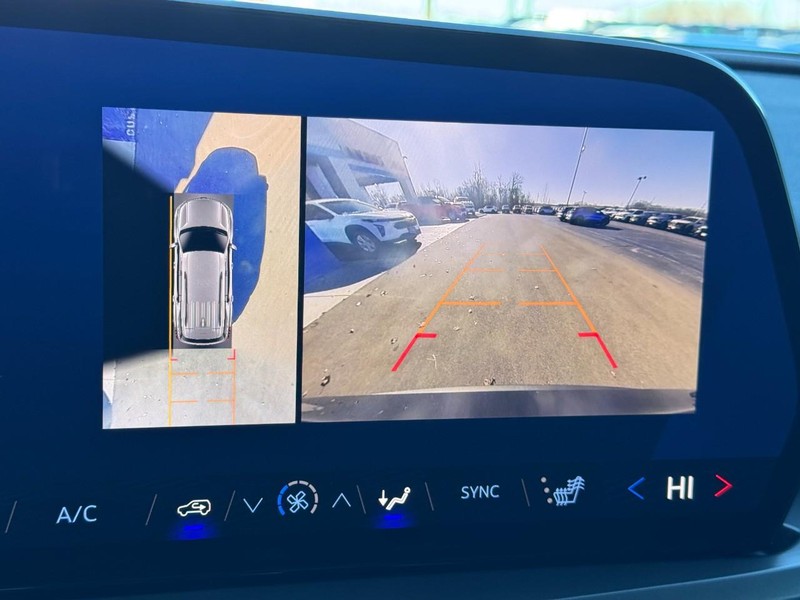 Chevrolet Traverse Vehicle Image 21