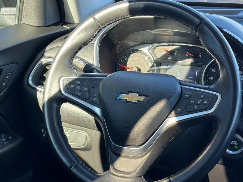 Chevrolet Equinox Vehicle Image 11